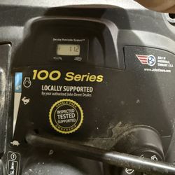 John Deere E110 – 42” deck – ONLY 11.2 hrs