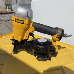 DEWALT Pneumatic 15-Degree Coil Corded Siding Nailer