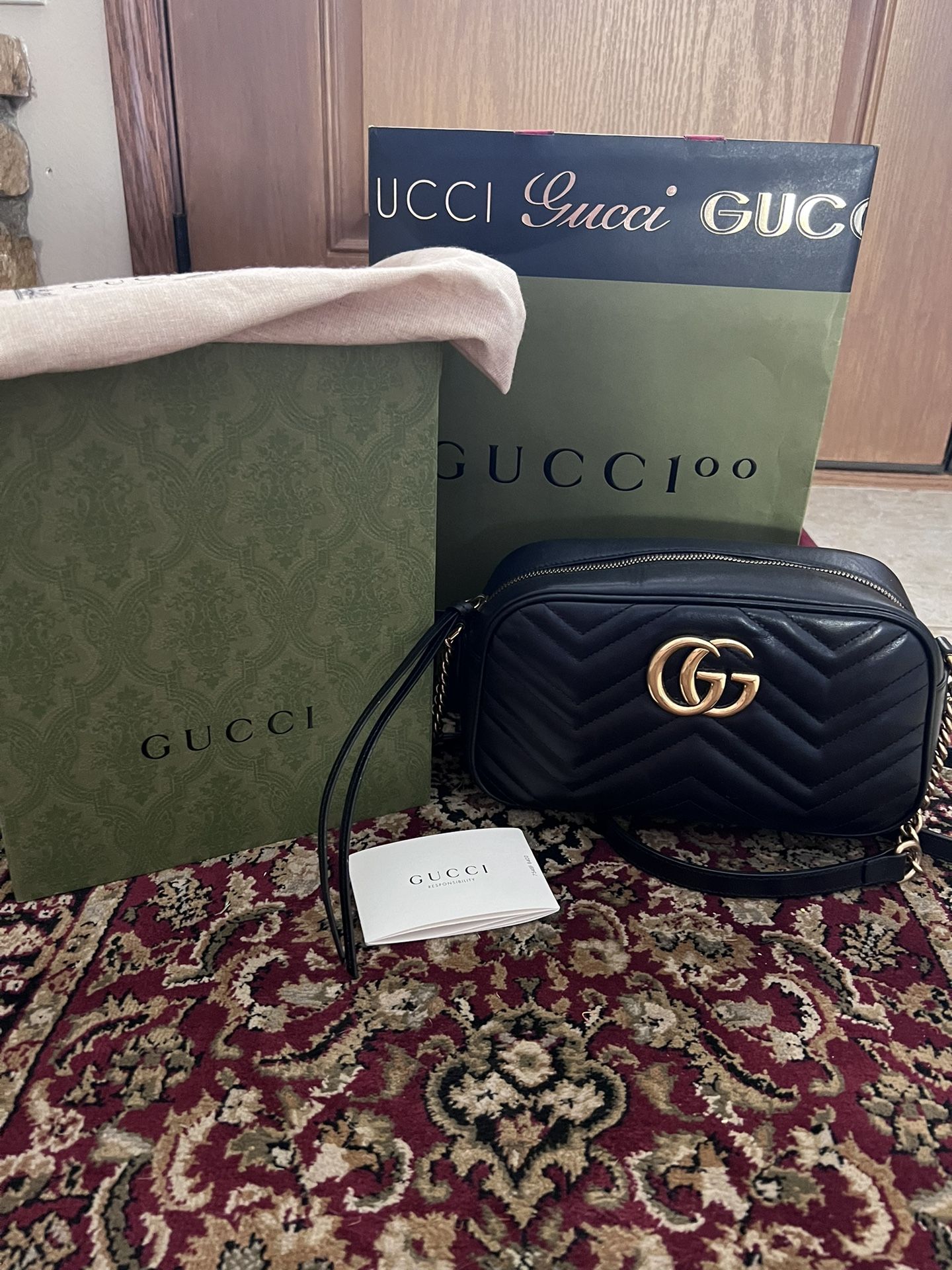 Gucci Marmont Bag - Black