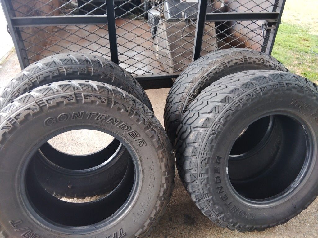 Contender Tires Lt28.5/70r17