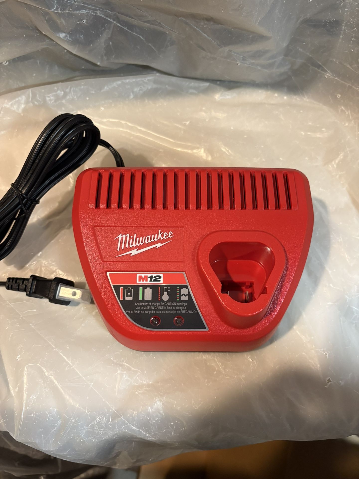 Milwaukee M12 Charger 