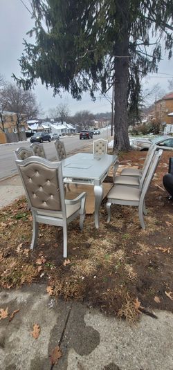 Beautiful Dining  Set  & 8 Chairs 
