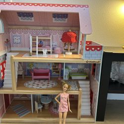 Doll House (included Barbie)