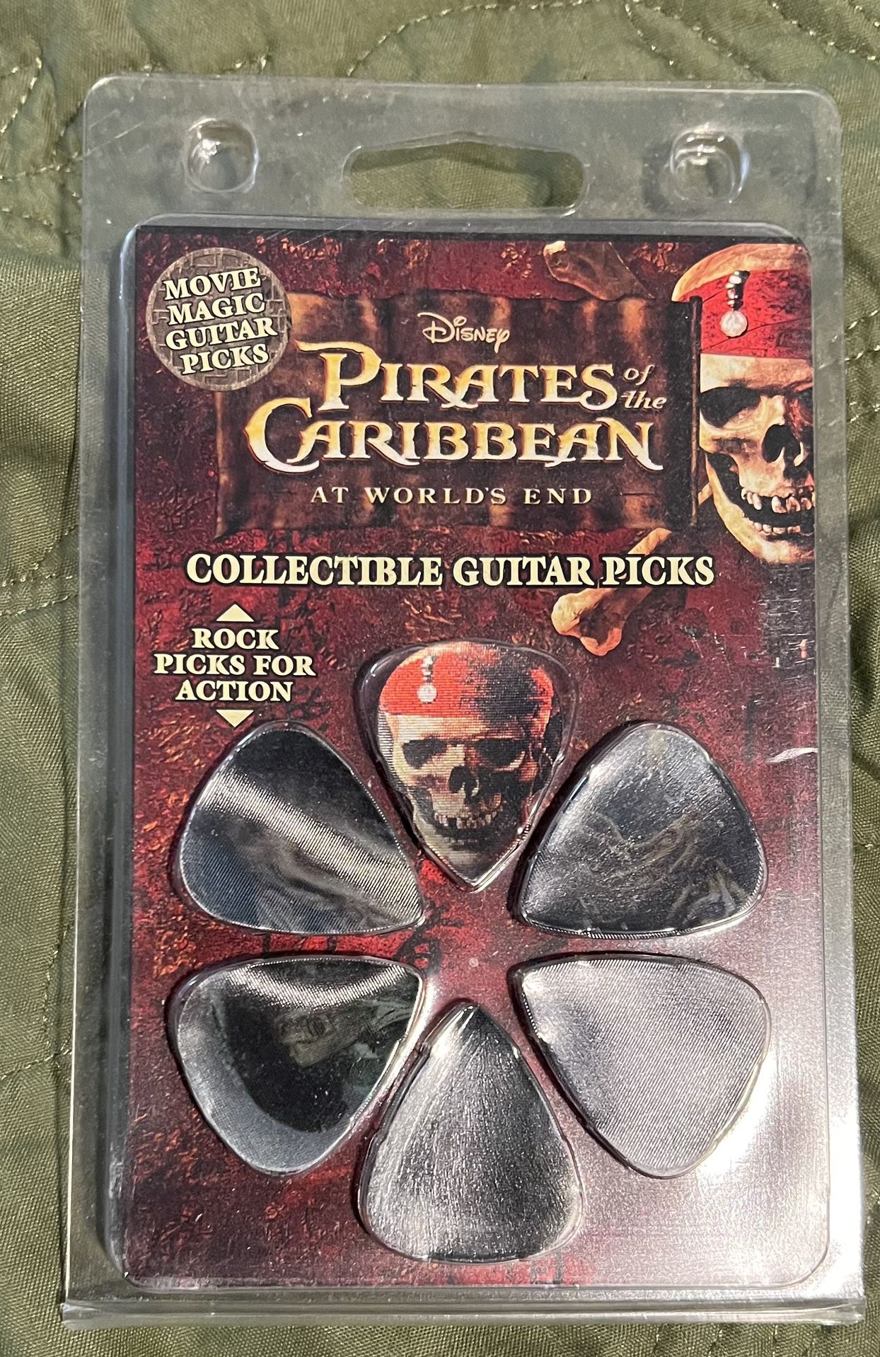PIRATES OF THE CARIBBEAN SET OF COLLECTIBLE GUITAR PICKS