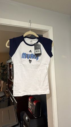 Adidas Dallas Mavericks Women’s Size S T-Shirt