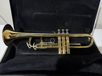King TEMPO 600 Student Trumpet Outfit USED with carrying case