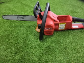 Milwaukee M18 FUEL 16 in. 18V Lithium-Ion Brushless Battery Chainsaw  kit