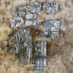 Army stuff Molle Rifleman Kit Used Some Pieces Missing