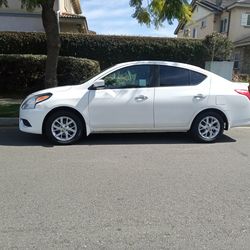 2018/ Nissan Versa SV