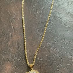 EDFORCE Yellow Gold Stainless Steel  Necklace And Feature a Leopard  Head Pendant With Emerald Green And White Zirconia Crystals