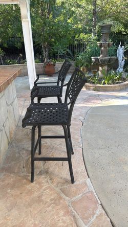 Outdoor barstools