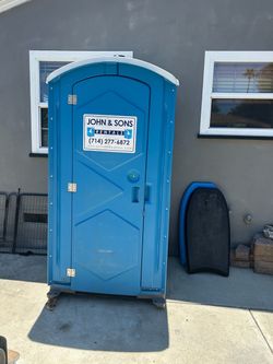 Portable restroom foraday