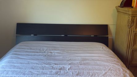 Full size bed