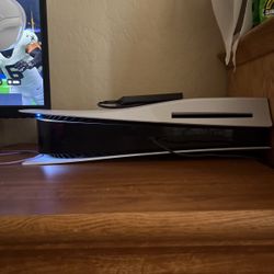 Playstation 5 and monitor