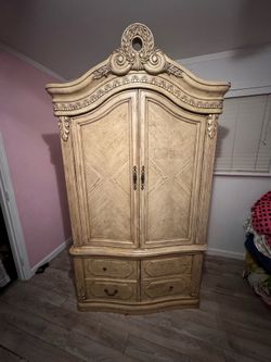 Vintage Collezione Europa Wardrobe Cabinet