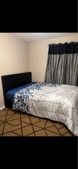 Black Queen Bed w/ Mattress