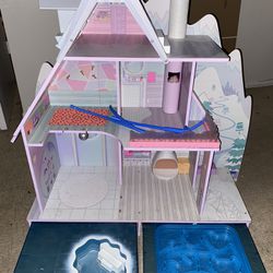 LoL Doll House Comes With Stuff For The House 