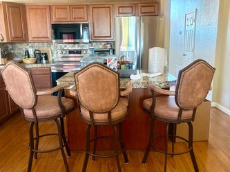 3 Bar Stools