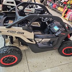 Canam maverick can-am 24v , 4x4 , A control remoto, pantalla para videos , asientos de piel , llantas de goma , luces led , amortiguadres , Bluetooth 
