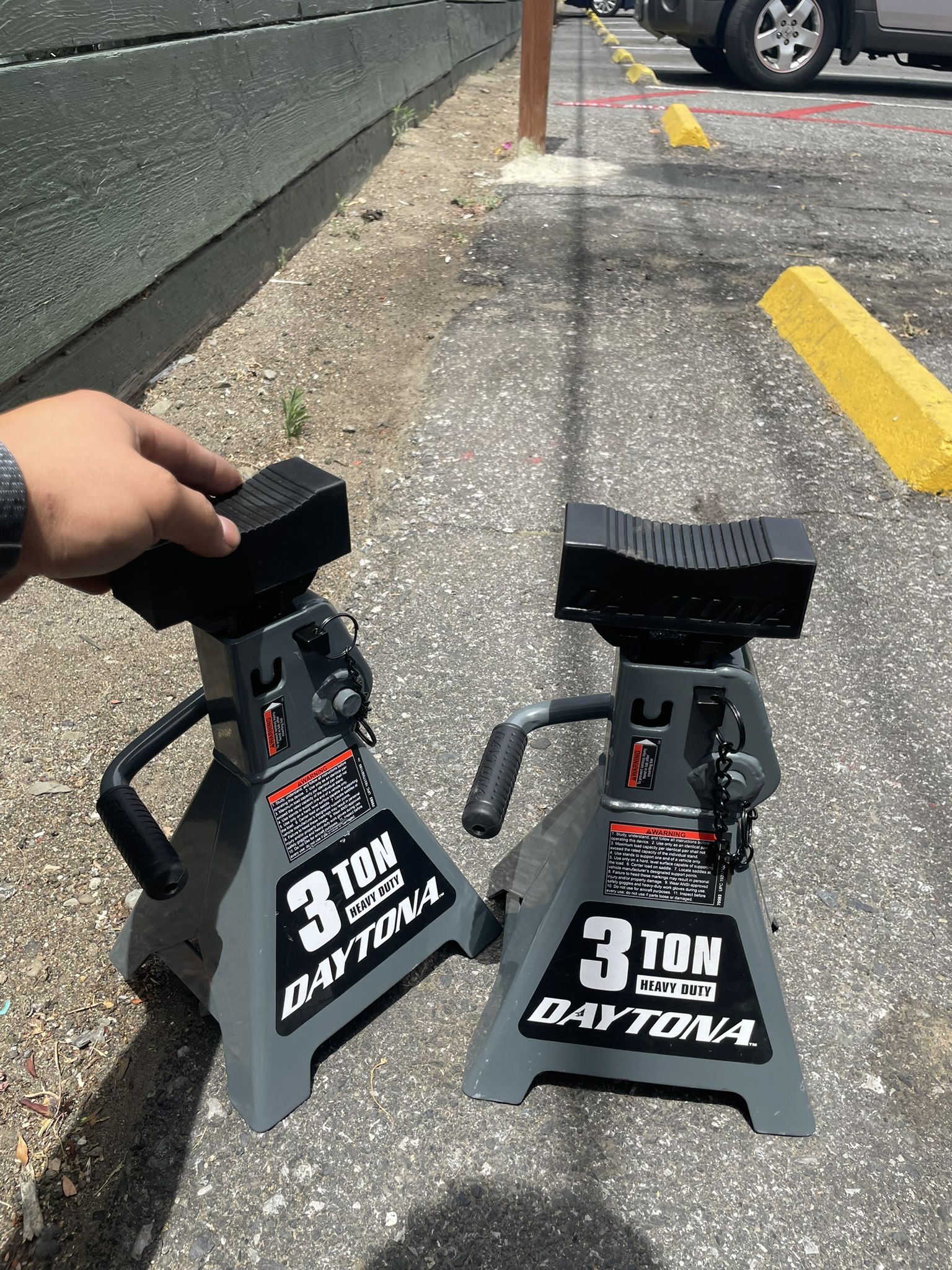 Jack stands
