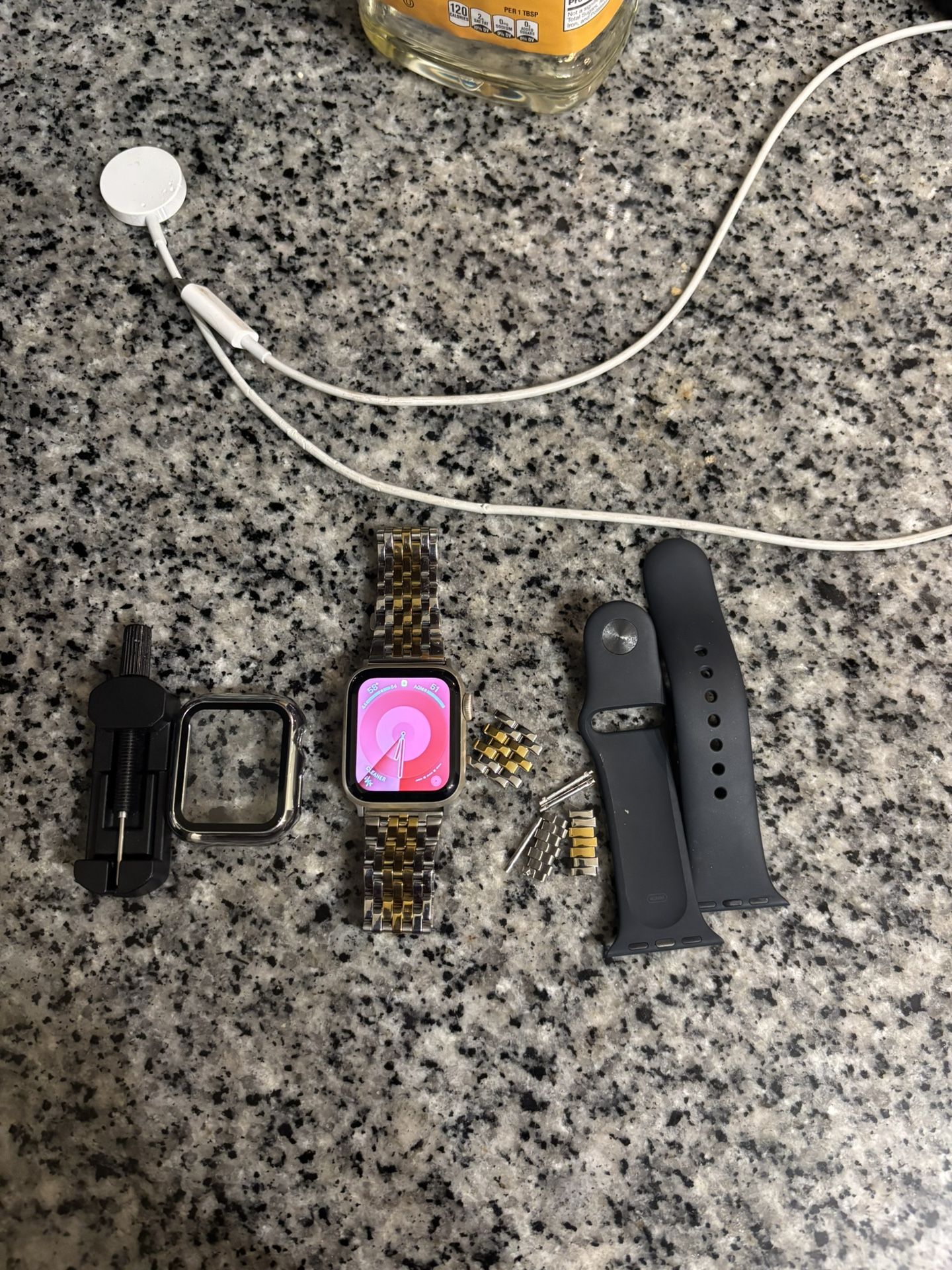 Apple Watch SE (GPS + Cellular) (2nd Generation)
