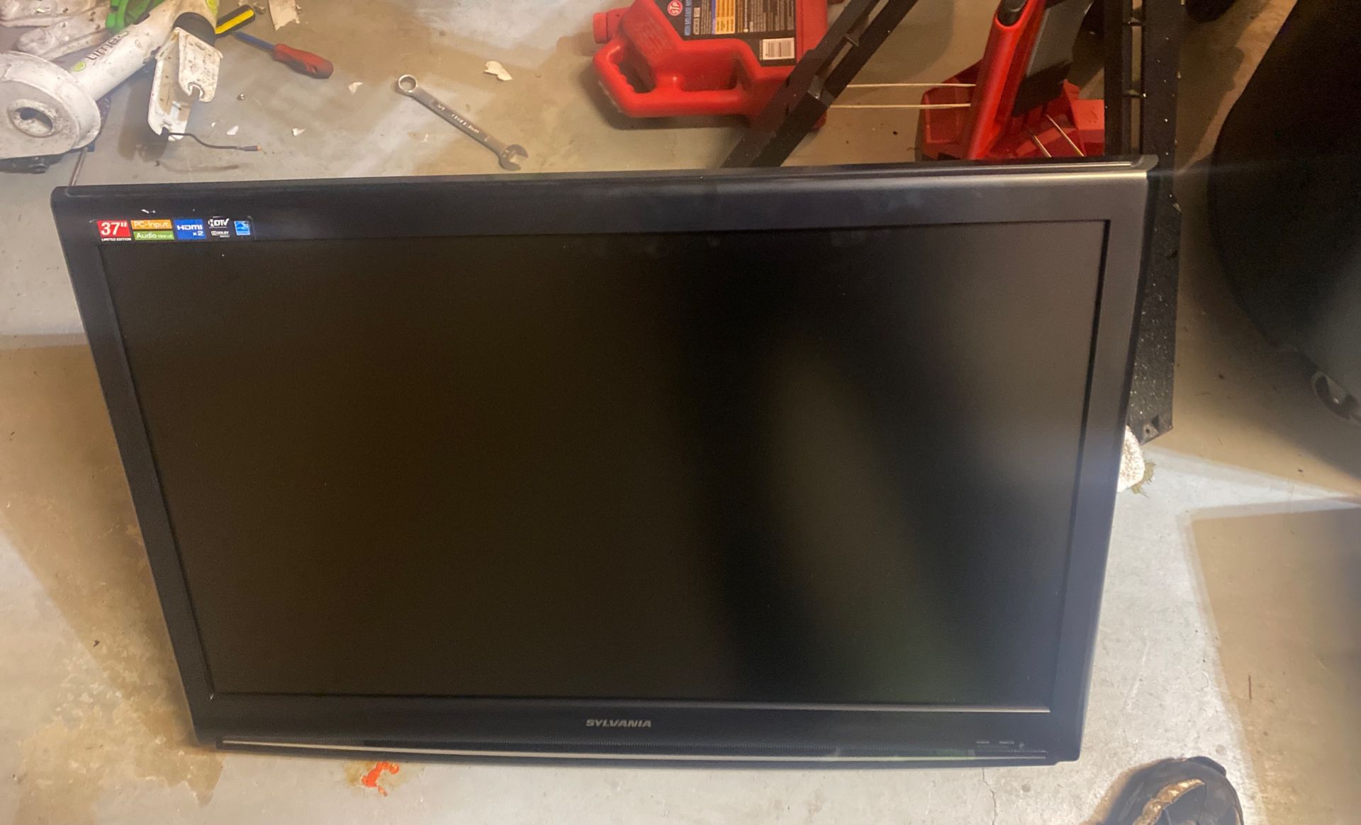 37” TV