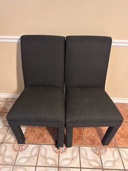 2 Chairs/sillas