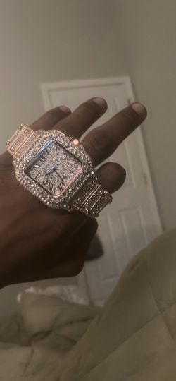 Watch Moissanite