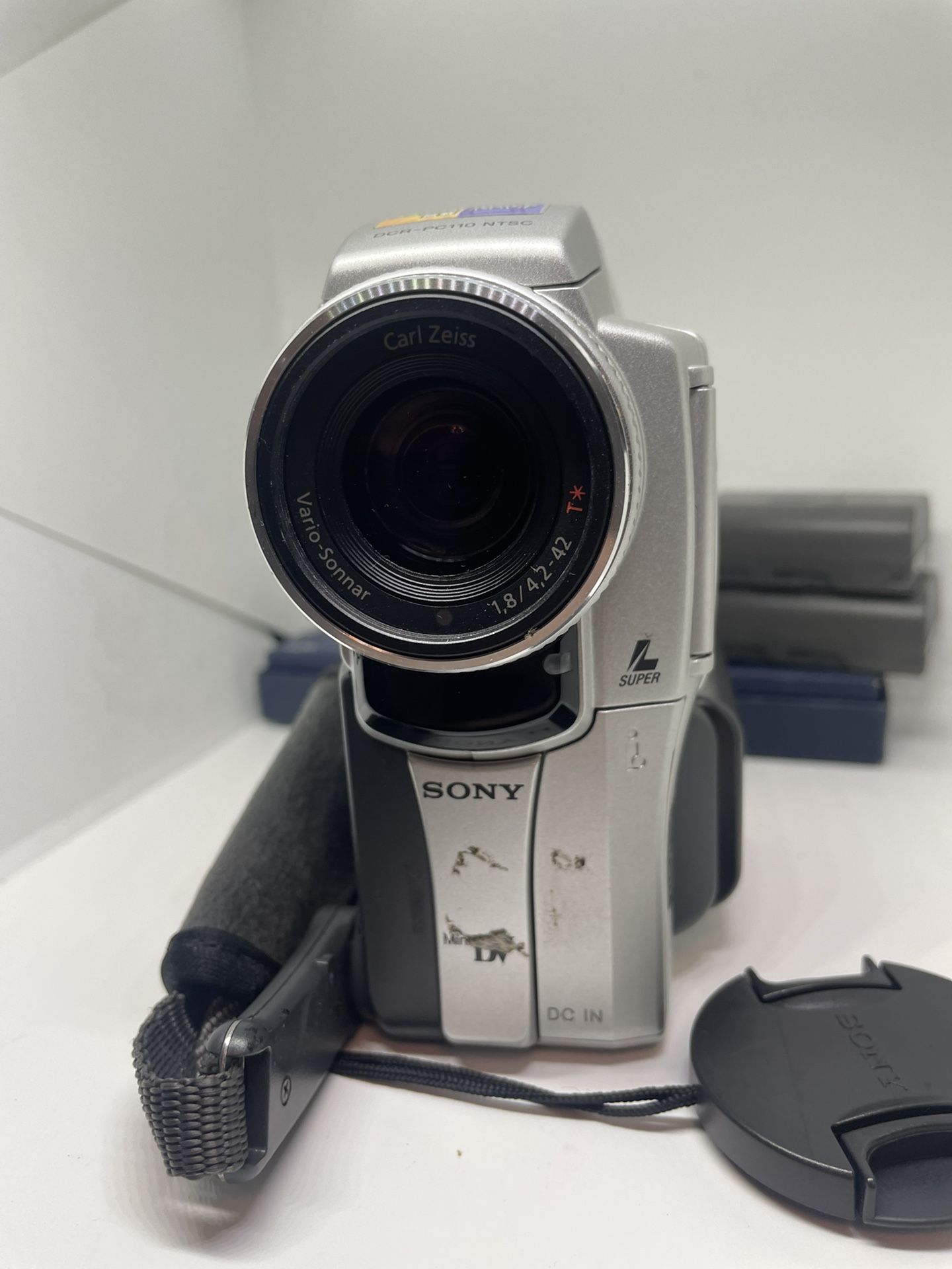 Sony Handycam DCR-PC110 Mini DV NTSC Camcorder Nightshot