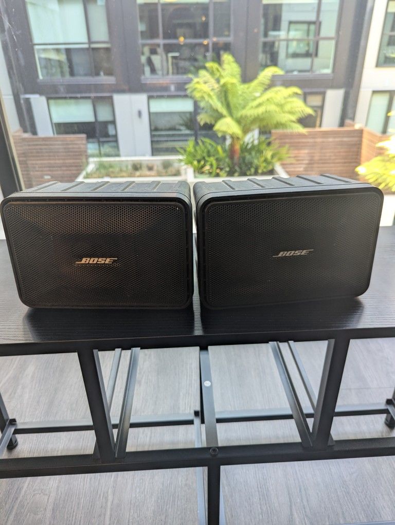 Bose 101 Music Monitor Speakers