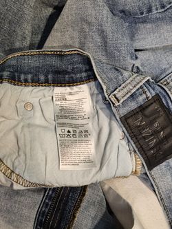 Denizen by Levis Men's 232 Slim Straight Fit Jeans 36x30 Stretchy Light  Wash for Sale in Glendora, CA - OfferUp
