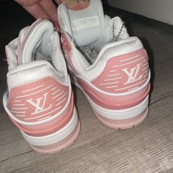Women’s LV shoe 