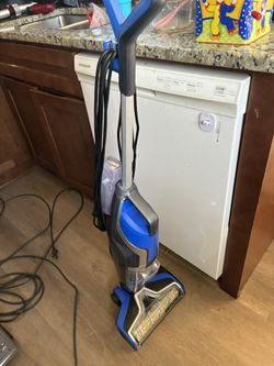 BISSELL CrossWave Premier Multi-Surface Wet Dry Vacuum Cleaner. 