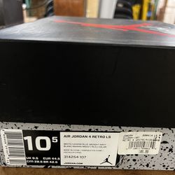 Air Jordan 4