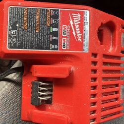 Milwaukee M12 M18 Charger