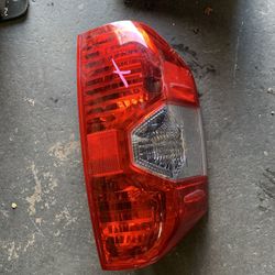 2014-2018 Toyota Tundra Right Tail Light