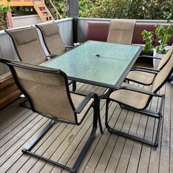Outdoor Table And Chairs 