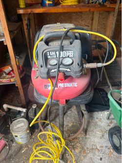 Central Pneumatic 3 gallon Oilless Air Compressor