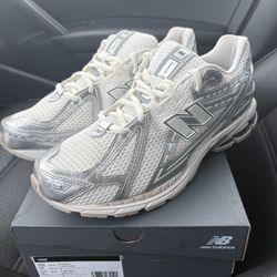Size 13 - New Balance 1906R “Silver Metallic Cream”