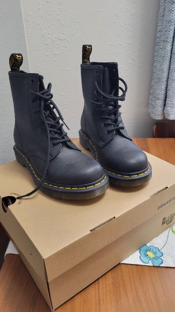 Dr Marten Boots 