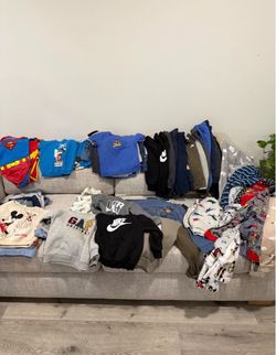 70 pcs / toddler clothes sizes 3-4t