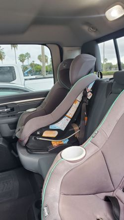 Two car seats $80 obo