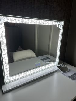 Hello kitty mirror