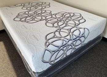 King Sky Comfort Bamboo Cool Gel Memory Foam Mattress!!