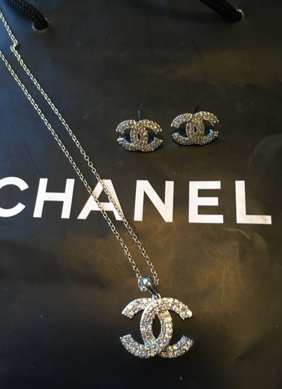 New 2 piece chanel zircon diamond earrings
