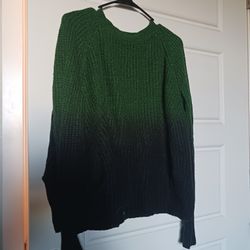 Green / Black Women's Sweater Size 8