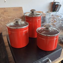 Metallic storage containers