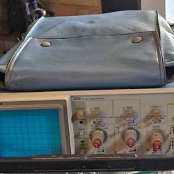 TEKTRONIX 2213-DIGITAL STORAGE OSCILLOSCOPE TWO CHANNEL 60 MHZ 