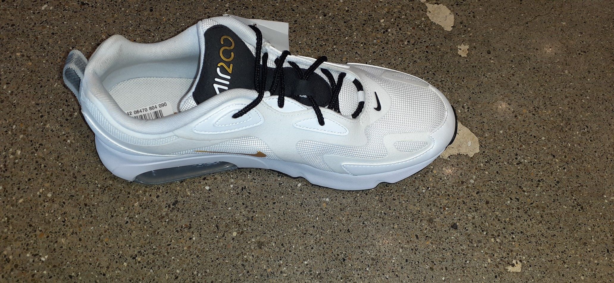 NIKE AIR MAX 200 WHITE METALLIC GOLD SIZE 12 BRAND NEW IN THE BOX DS