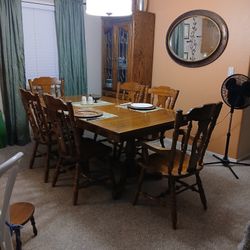 Nice Solid OAK Table With 6 Chairs